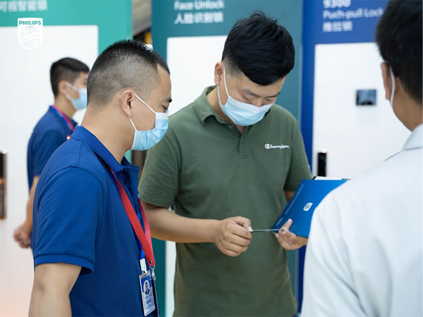 展会直击 | 飞利浦智能锁携新品亮相，C位出圈建博会！